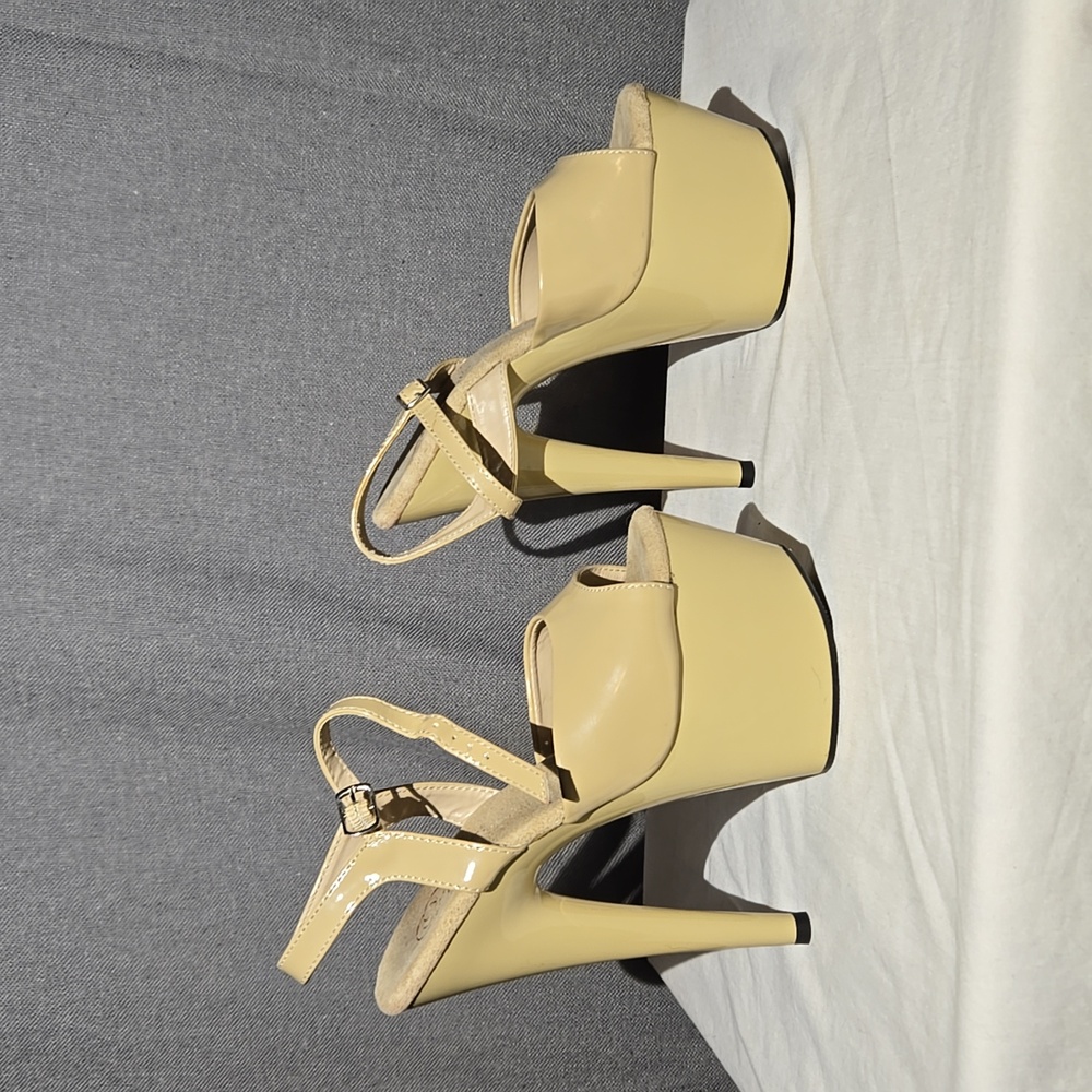 Pleaser Adore 709 Beige Patent Platform Heels 7 in 2.75 in SIZE 6 - Picture 4 of 8